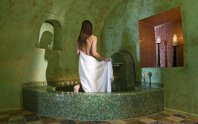 Dreams Luxury Suites