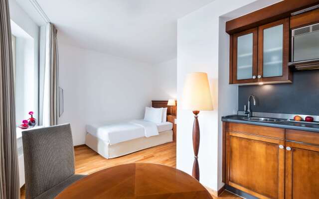 Lindner Hotel Frankfurt Main Plaza, part of JdV by Hyatt