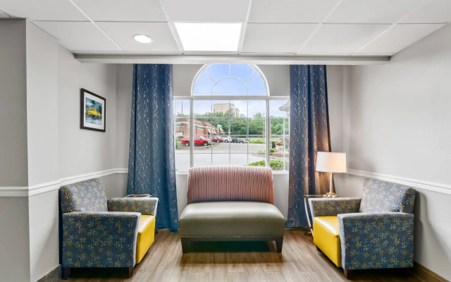 Quality Inn & Suites I-81 Exit 7