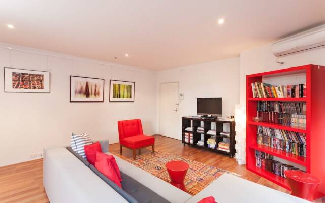 Benjamin - Beyond a Room Private Apartments