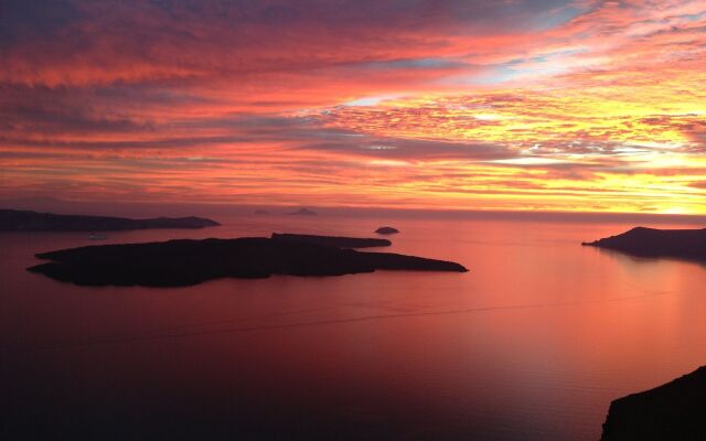 Iconic Santorini by Sandglass