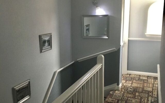 White Lodge Guest House