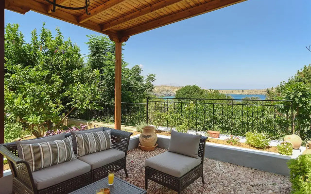 Thea Villas & Suite