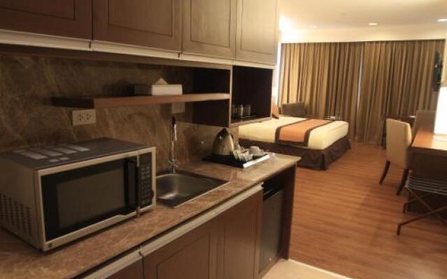 SanTomas Suites