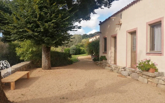 Impeccable 6-bed Villa in Luogosanto