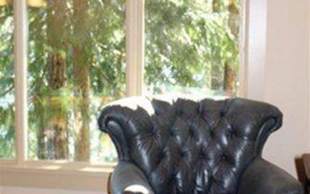 Dragonfly Dock Bed and Breakfast