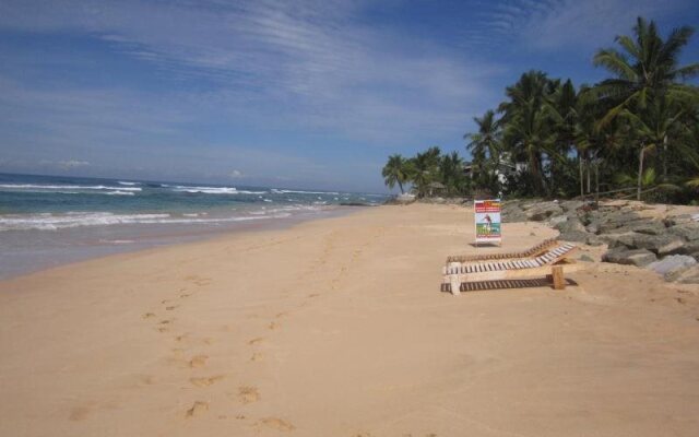 White Surfing Beach Resort