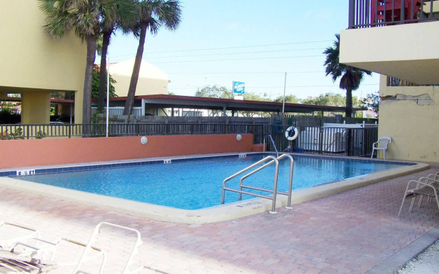 Las Brisas Condominiums