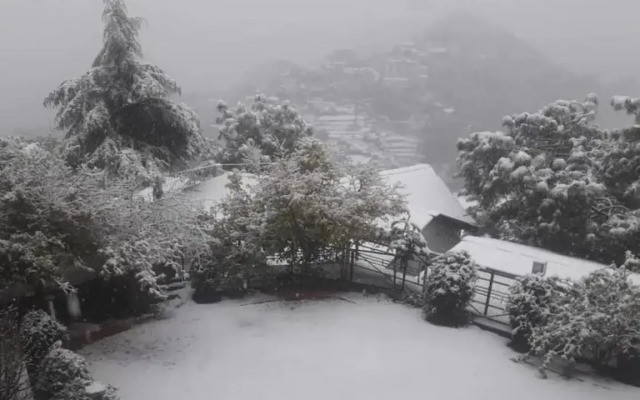 Saffronstays Grandview Haven, Barog