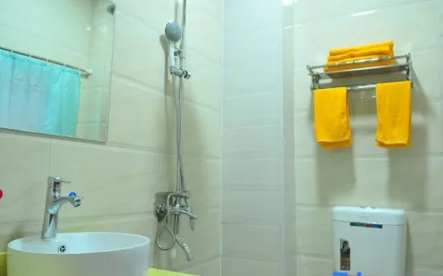 Dali Hangcheng Express Hotel (Erhai Park)