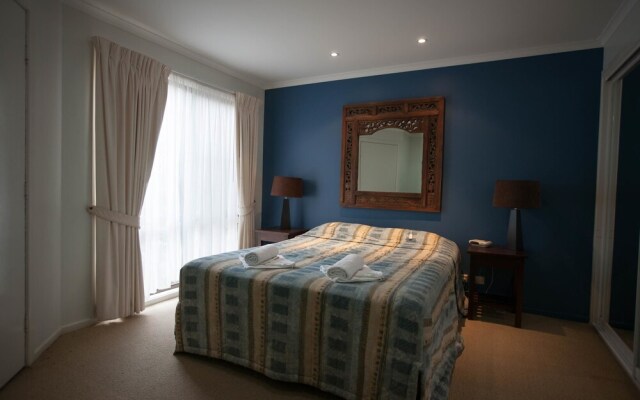 Aanuka29 - 1 Bedroom Spa Bure