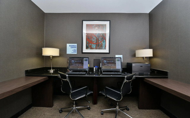 Holiday Inn Express Kennedy Airport