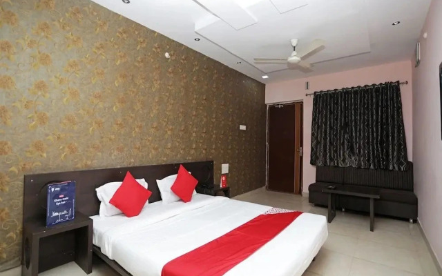 Hotel Recharge By OYO Rooms