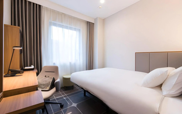 JR-East Hotel Mets Mejiro