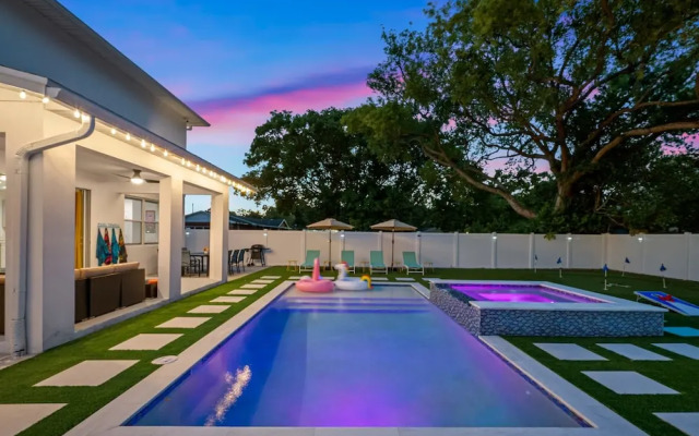 New-6br Discovilla- Sleeps16 Heated Pool & More