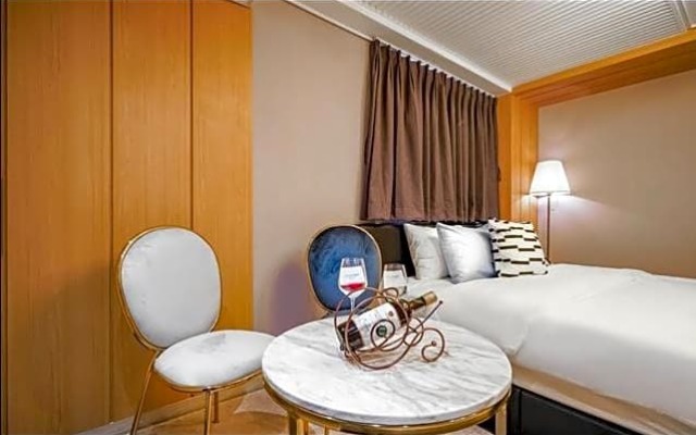 Bay 202 Hotel