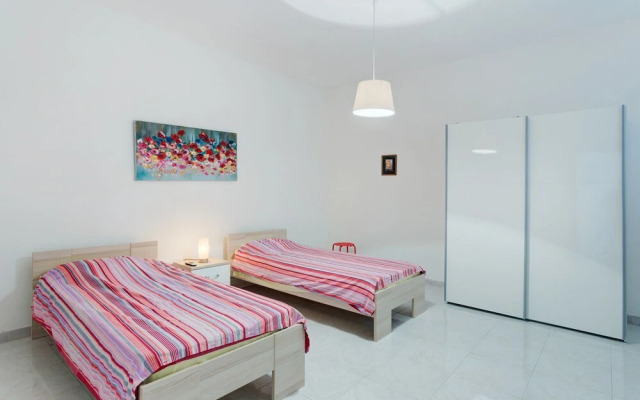 Seafront Apartment in Sliema wt Breathtaking Views