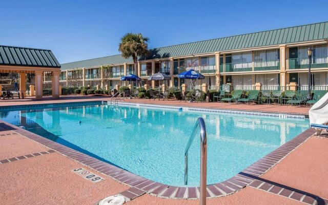 Quality Inn Richmond Hill - Savannah I-95