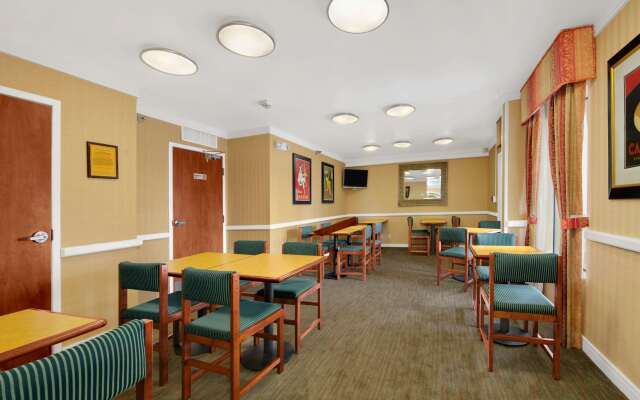 Baymont By Wyndham Gainesville I-75