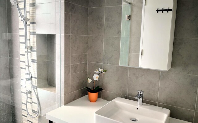 The Robertson by Homes Asian