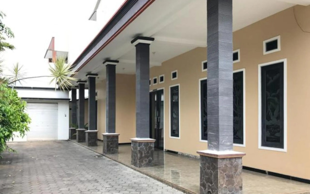 RedDoorz Syariah @ Janti Malang