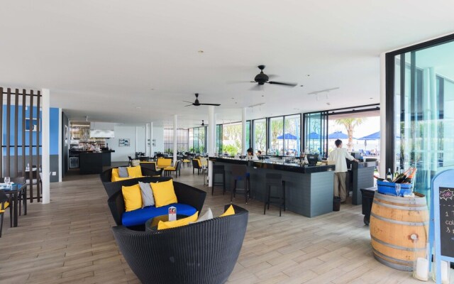 Lux Contemporary Condo By Favstay