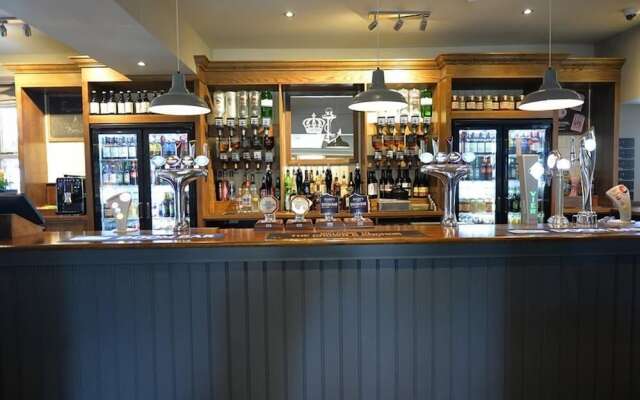 Crown and Anchor