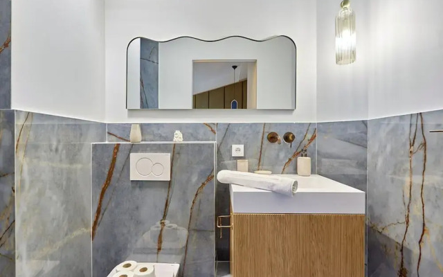 Exceptional 3 Bedrooms Apartment Heart of Paris