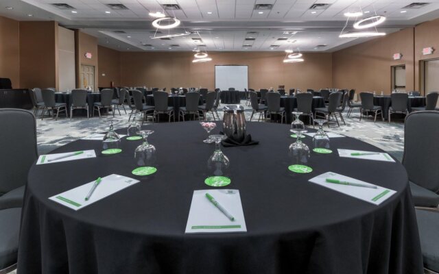 Holiday Inn & Suites Phoenix Airport North by IHG