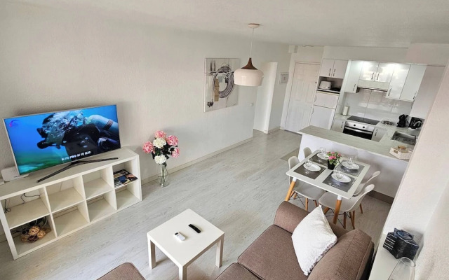 Los Cristianos Heated Pool Sea View AC