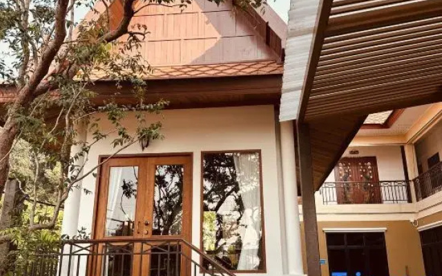 Baan Prapassarakom HomeStay& Cafe