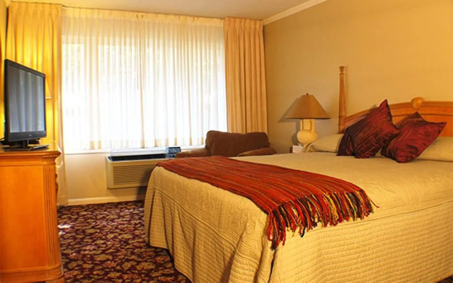 The Historic Summit Inn