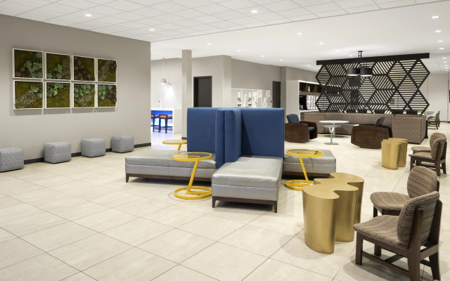 GLō Best Western Nashville Airport