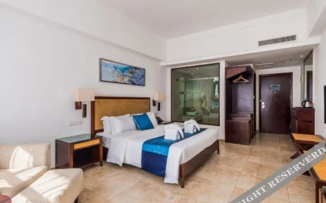 Luozhou Haiji Hotel (Yangjiang Hailing Island Dajiaowan)