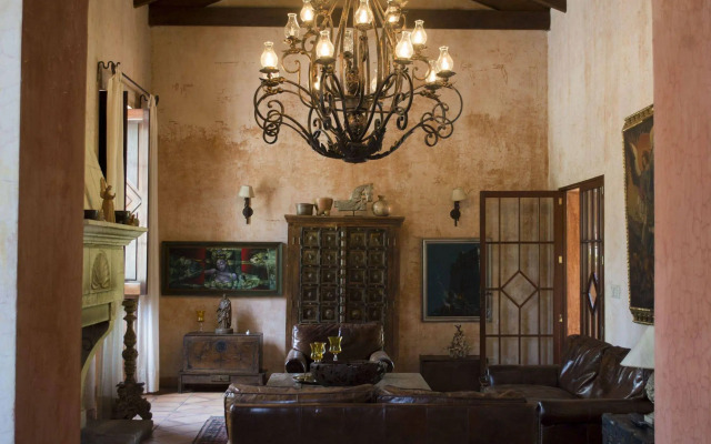 Posada de Los Leones