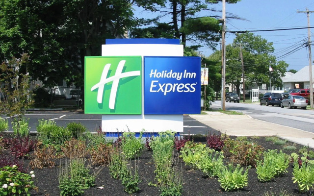 Holiday Inn Express Philadelphia Airport by IHG
