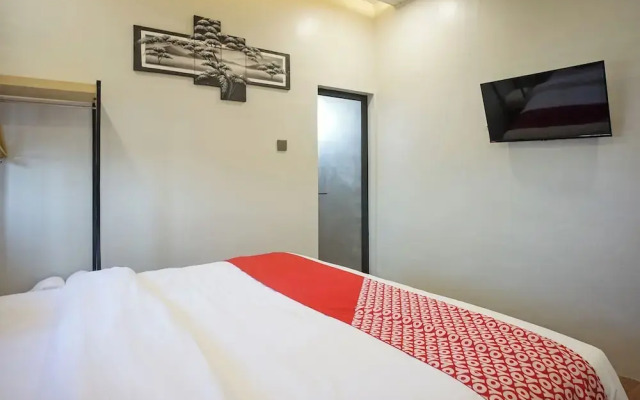 OYO 92956 Travelbiz Hotel