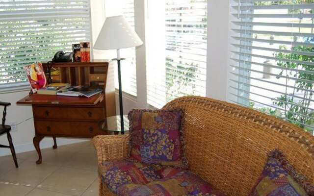 Palm Beach Hibiscus Bed & Breakfast