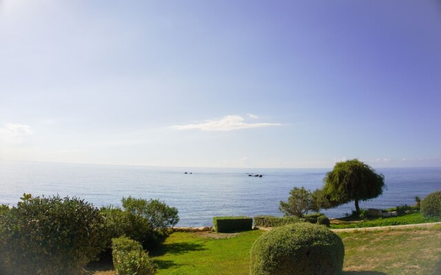 Beachfront Azura Sunrise