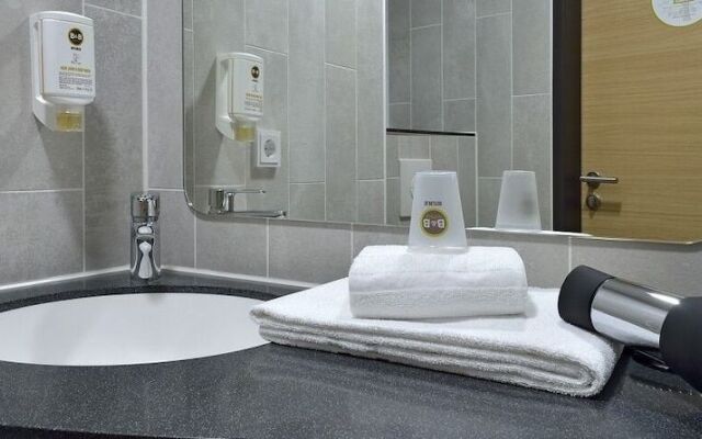 B&B Hotel Stuttgart-Neckarhafen