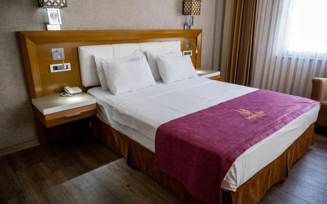 Selcuk Hotel Sems-i Tebrizi