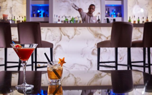 Aphrodite Hills Hotel