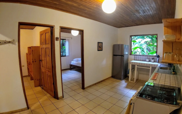 Colibri Surf House & Flats