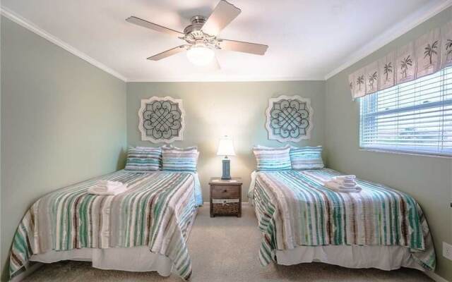 Pointe Condo 201 - Two Bedroom Condo