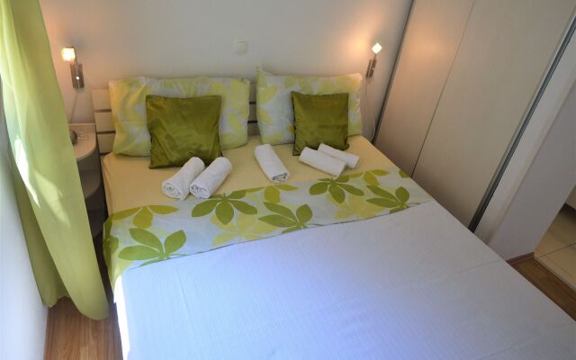 Remarkable 1-bed Apartment in Marina