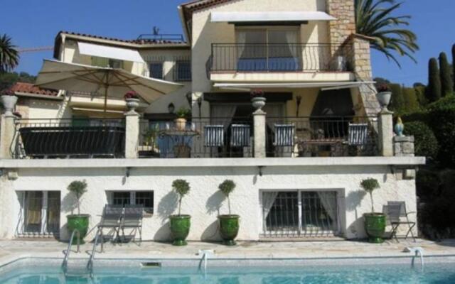 Amazing Villa Californian Style