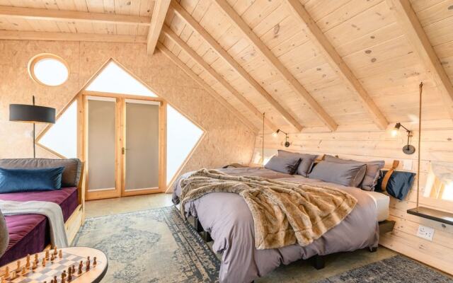 Shipwreck Lodge