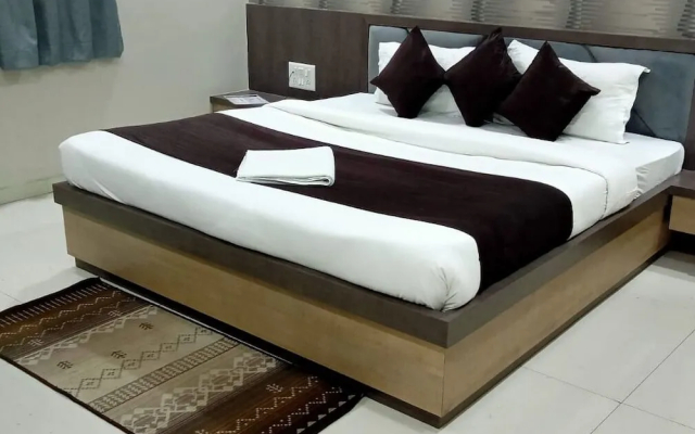 Hotel Grand Royal