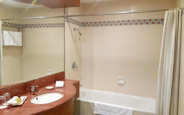 Mandarin Court Hotel