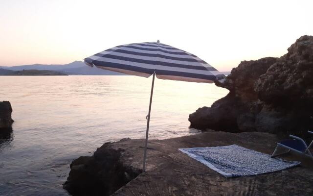 Plaka Sea View Apartment